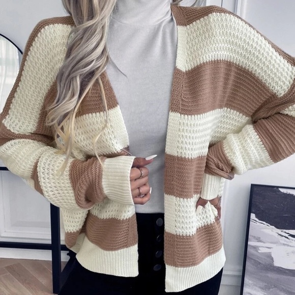 Tan/Cream Colorblock Knit Cardigan in S and L - Picture 3 of 4